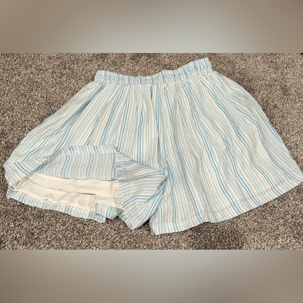 NWT BCBGeneration Flowy shorts size Medium - super cute for summer!